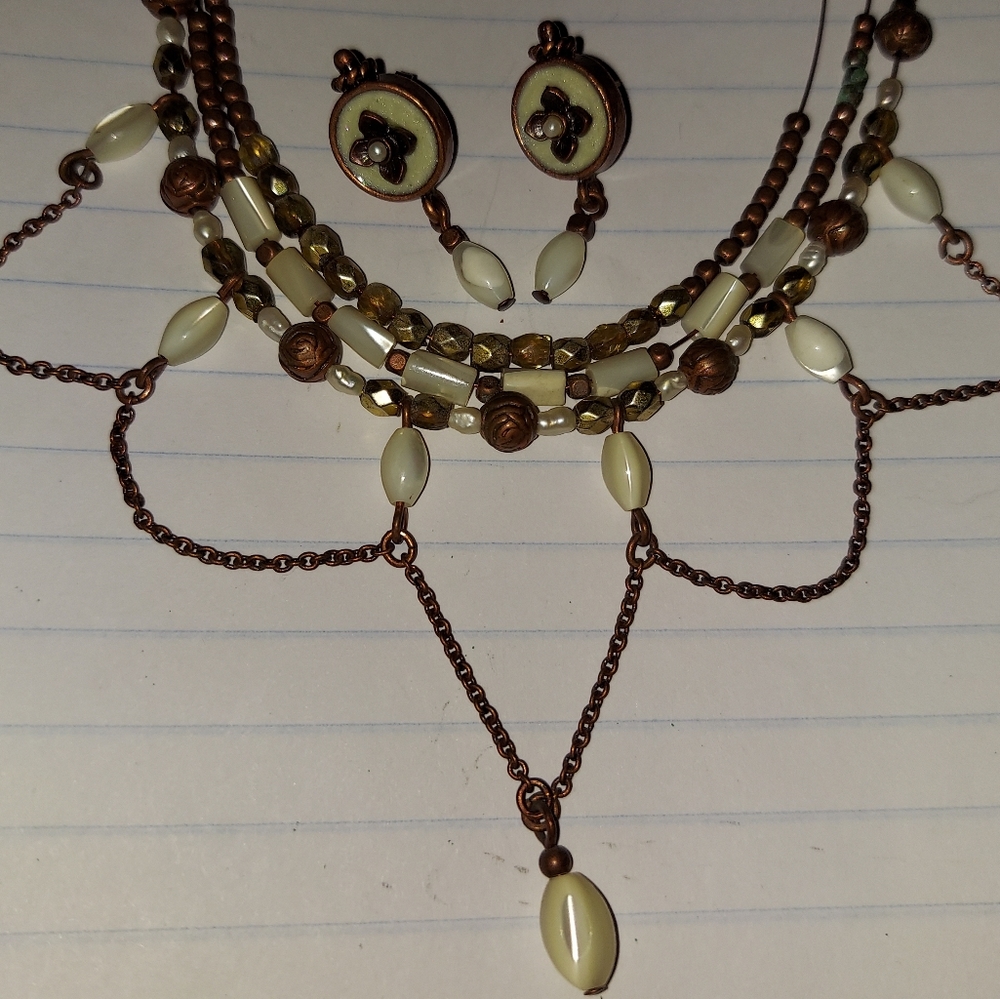 Avon Pearl and Copper necklace set